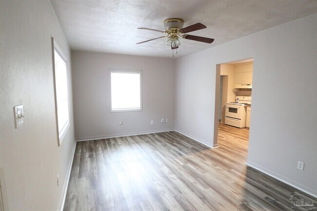 Photo - 527 Frisco Rd