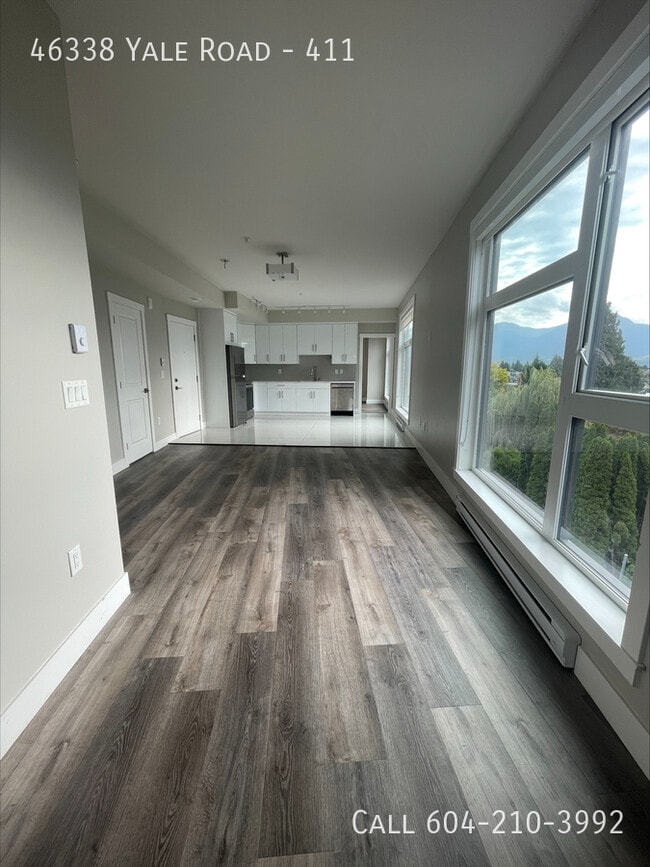 Building Photo - Modern 2 Bedroom Condo Unit 411