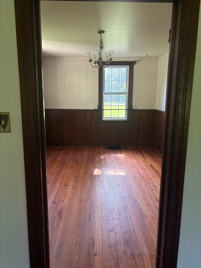 Photo - 403 Old Ferry Rd