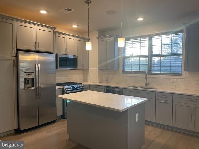 Building Photo - 23255 Milltown Knoll Square Unit 102