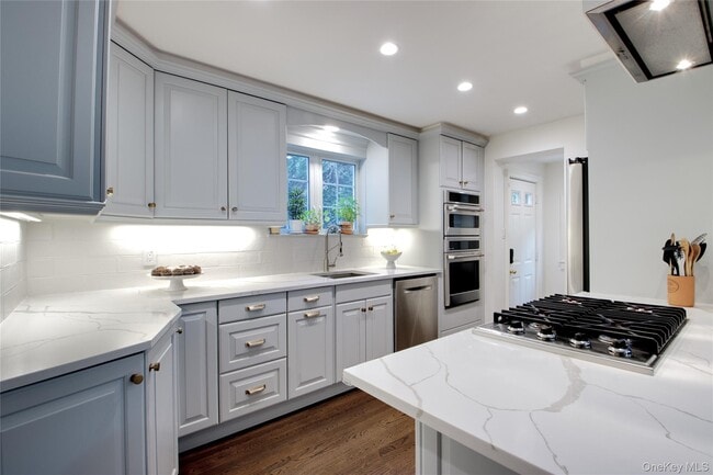 Photo - 60 Thayer Rd