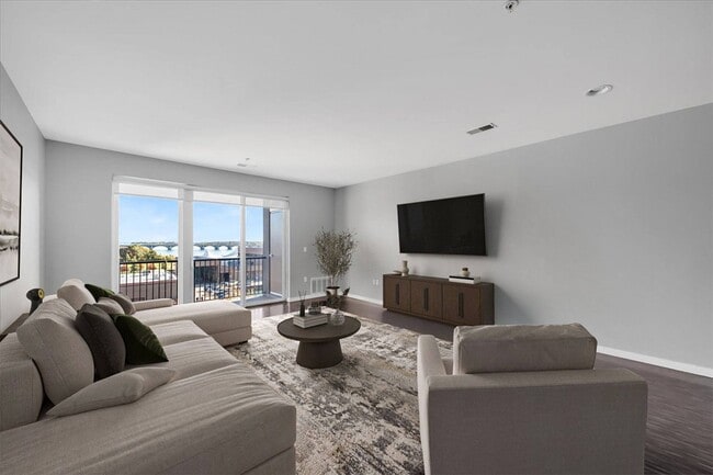 Photo - Waters Edge Apartments of Harbortown