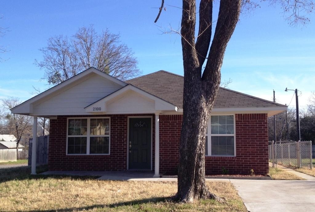 3-Bedroom 2 Bath - 3-Bedroom 2 Bath