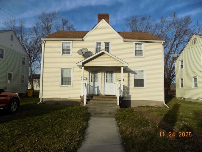Building Photo - 454 Albert St Unit A