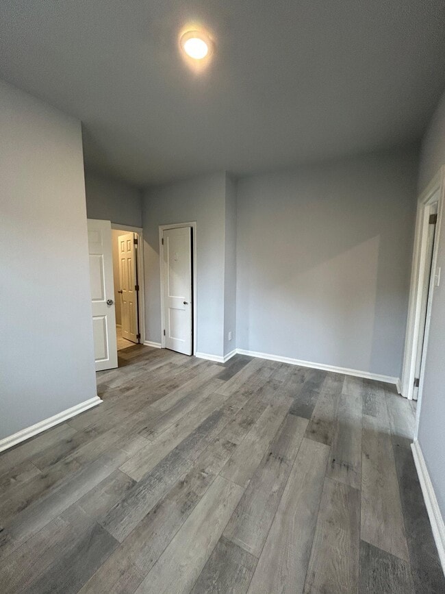 Photo - 1671 Orthodox St