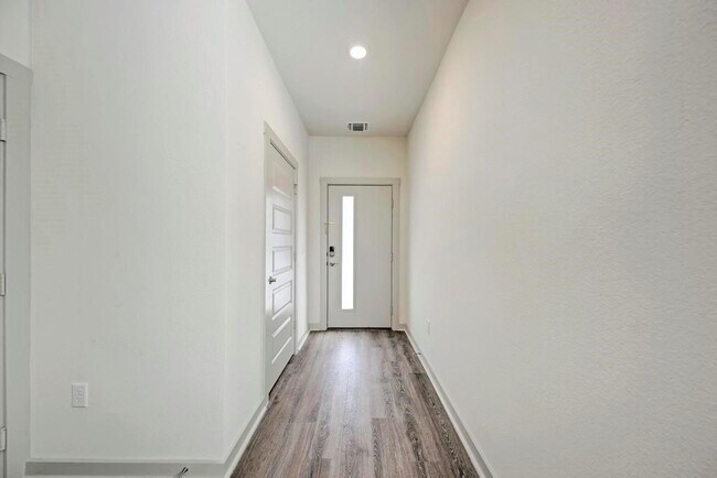 Photo - 2120 Ettalee Ct