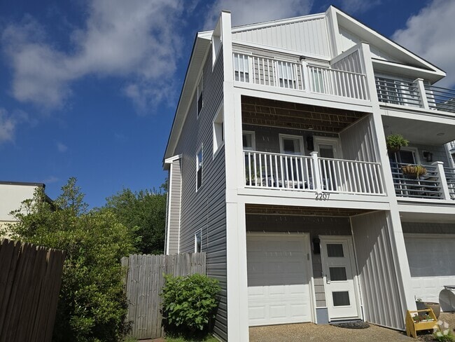Building Photo - 2207 Rockbridge Rd Rental