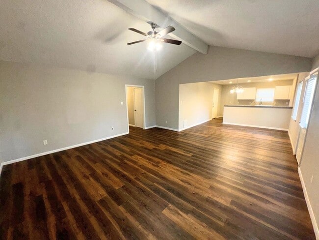 Photo - 723 Cherry Valley Dr