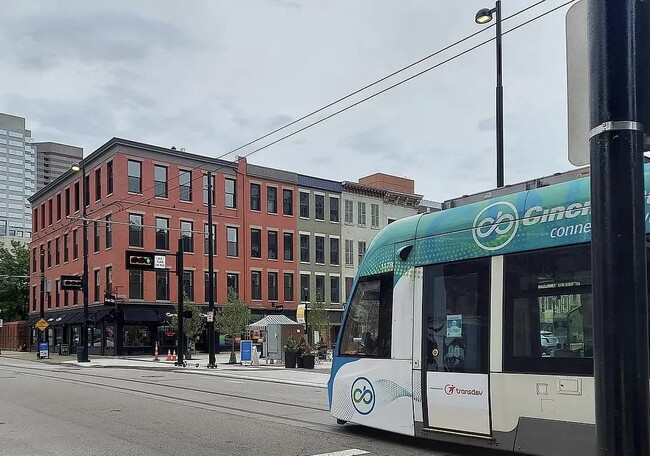 Photo - 39 E Court St Unit 4