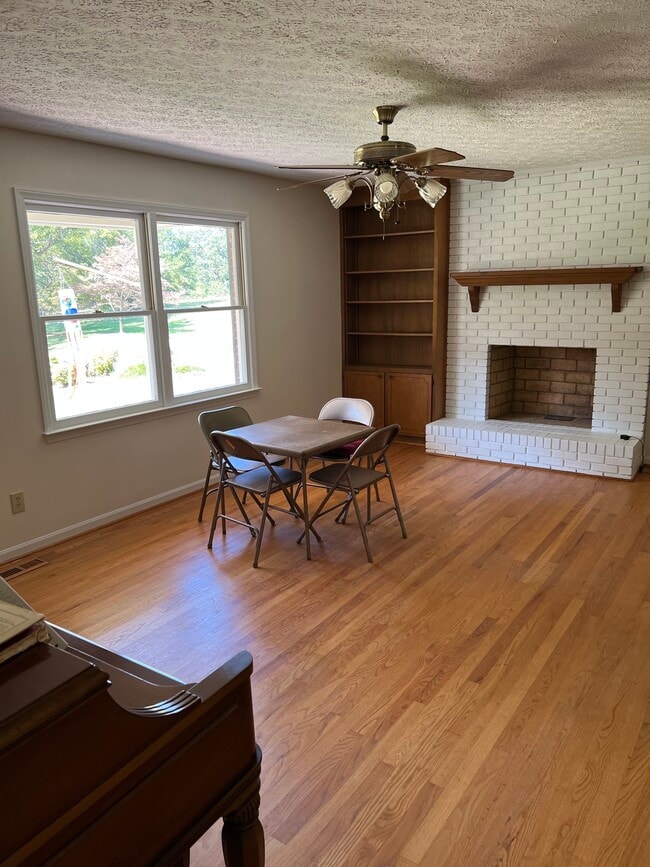 Photo - 110 Wellington St