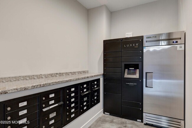 Photo - 6 West End Ct Unit 301