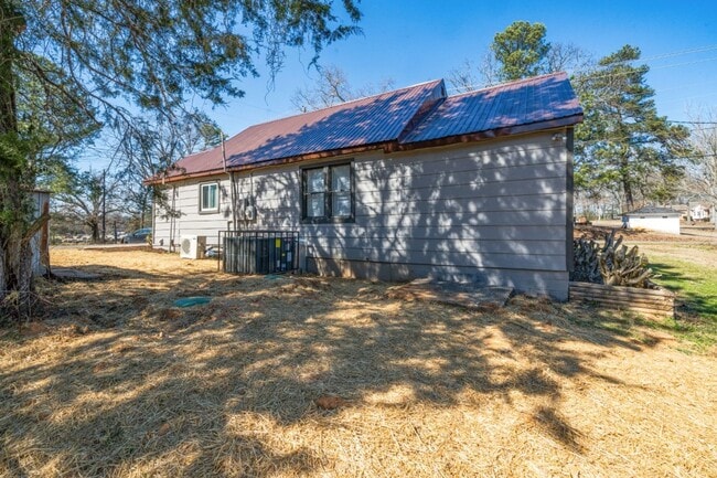 3907 Midway Rd