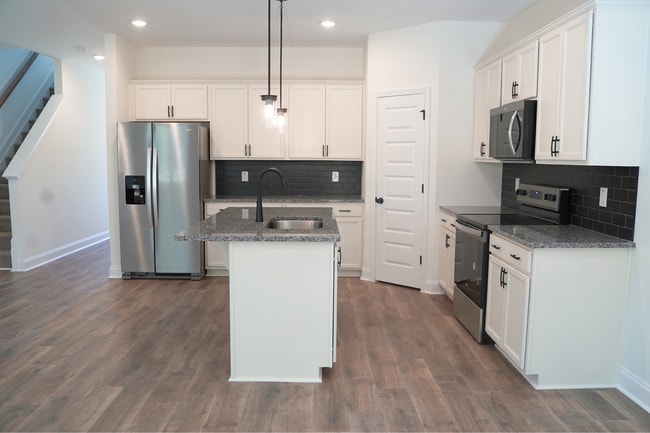 Photo - MOVE IN READY -3 Bed, 2.5 Bath 1 car garag...