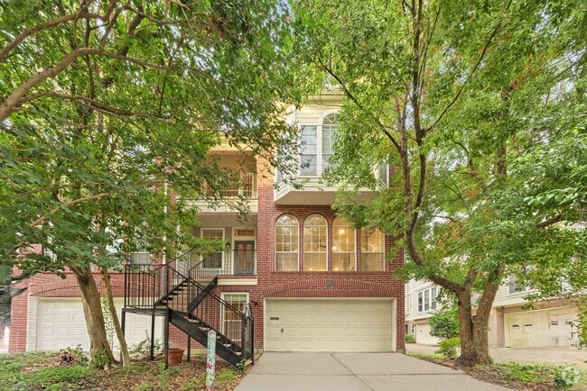 Building Photo - Your Perfect Spot in the Museum District Rental