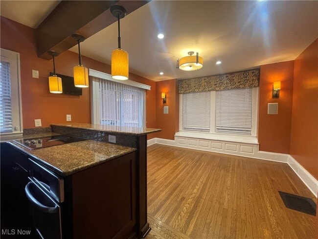 Photo - 1451 W 116th St