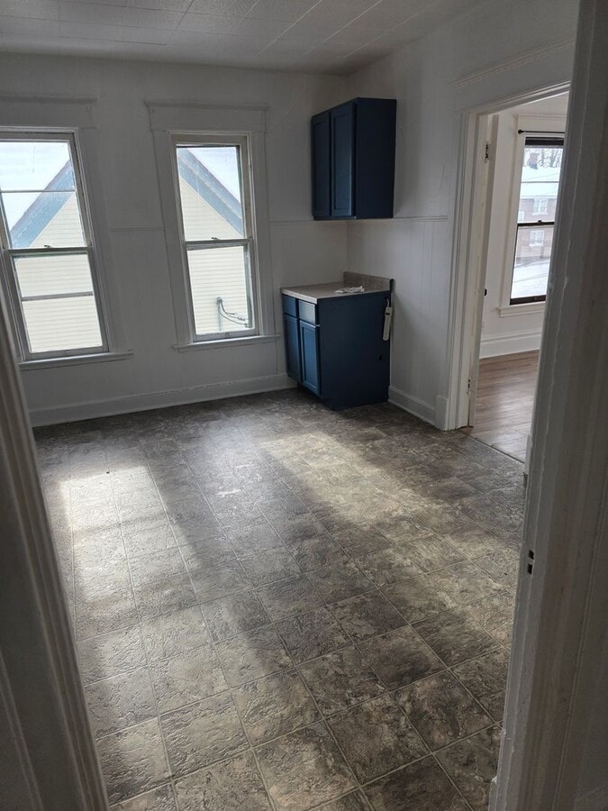 Photo - 402 S Gardiner Ave Unit 2 (upper)