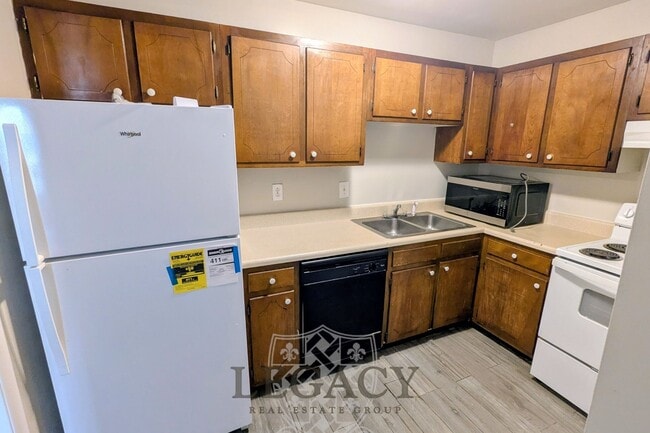 Photo - 370 Wallace Rd