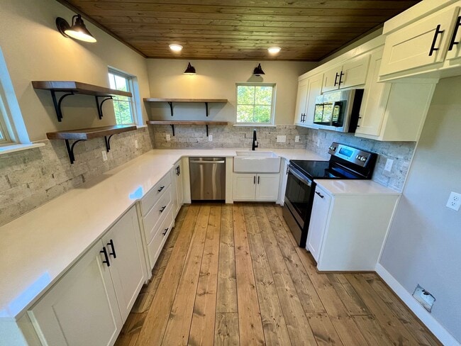 Building Photo - Treehouse at the Brooklands