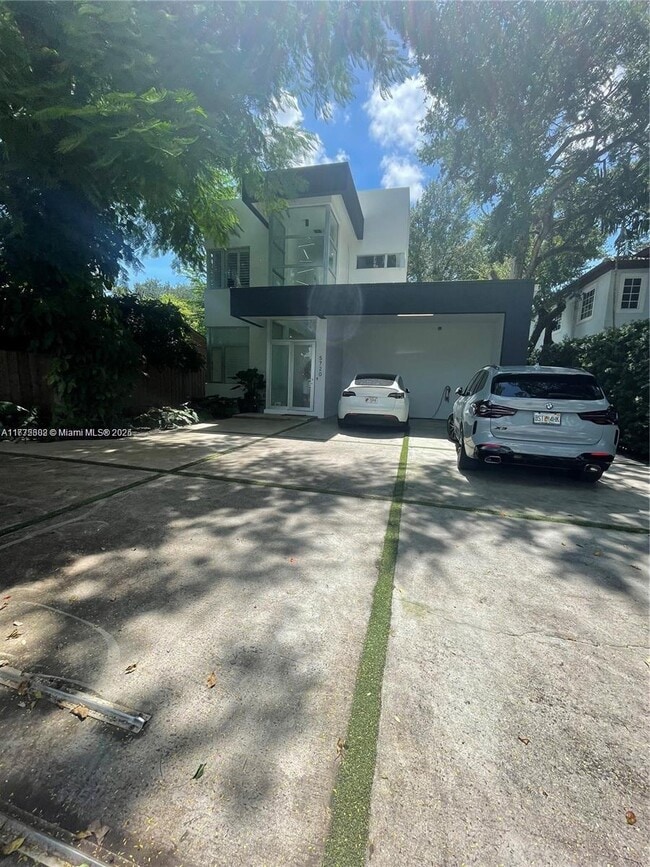 5720 SW 24th St
