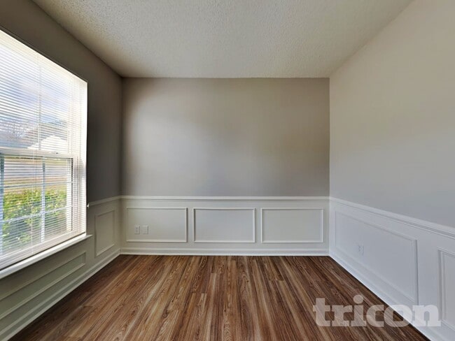 Photo - 5920 Shining Oak Ln