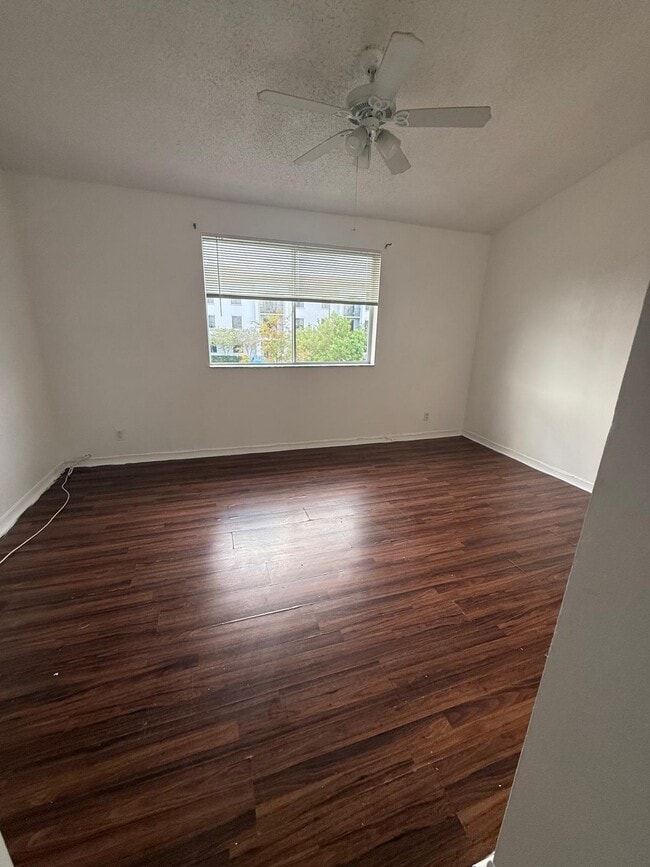 Photo - 21300 NE 8th Ct