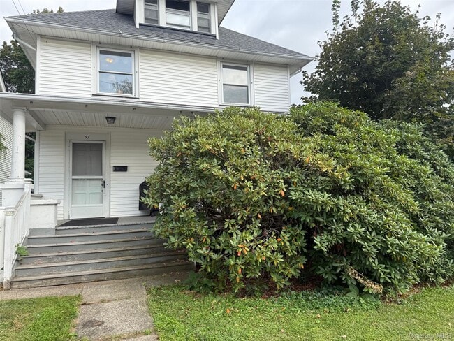Building Photo - 37 Watkins Ave Rental