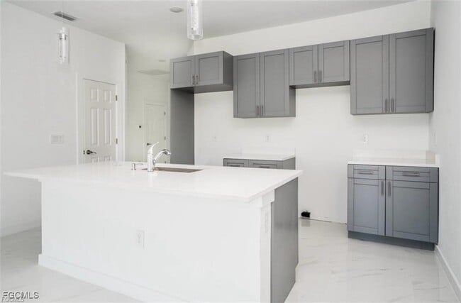 Photo - 2427 Mansfield Ave S