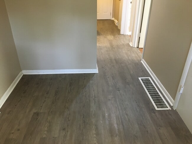 Photo - 470 Anniston Dr