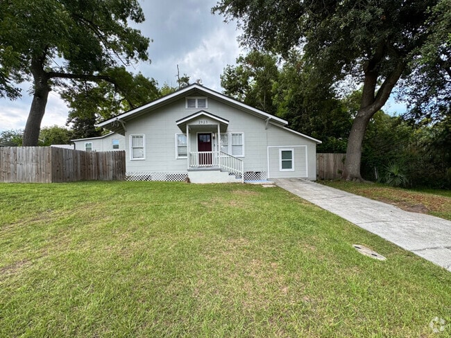 Building Photo - 2923 Rosselle St Rental
