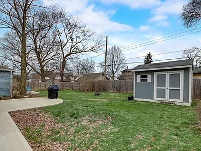 Photo - 528 W 43rd St