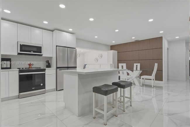 Photo - 11621 NW 58th Pl