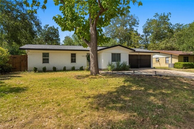 1211 Sahara Ave