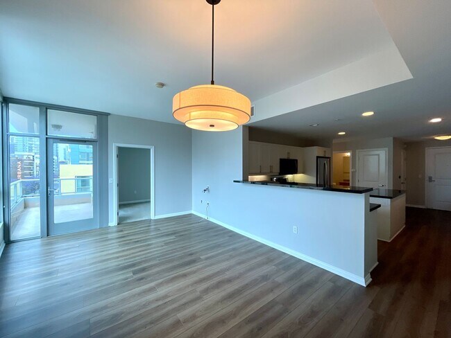 Photo - Stunning 2B/2BA Condo in the Park Terrace ... Unit 621