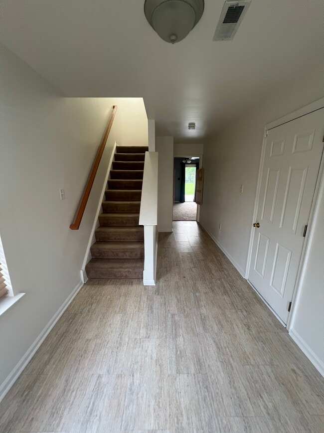 Photo - 8 Dolmen Ln