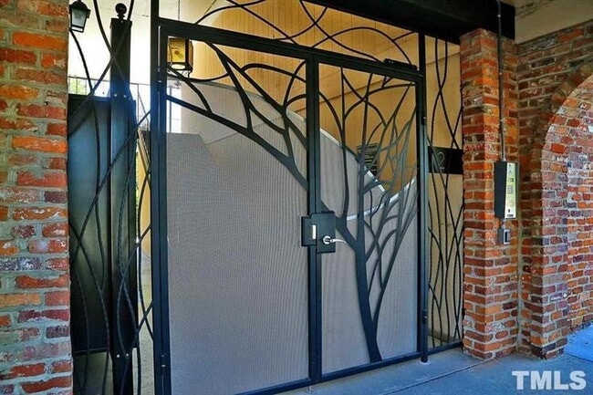 Photo - 807 West Trinity Avenue Unit 238