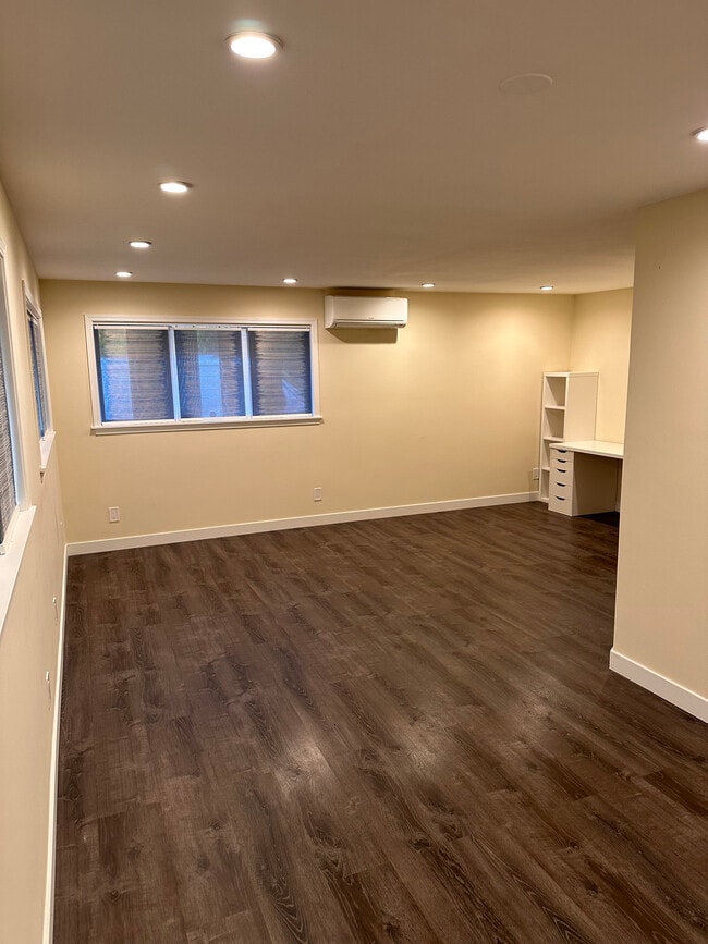 Photo - 2405 SW 106th St