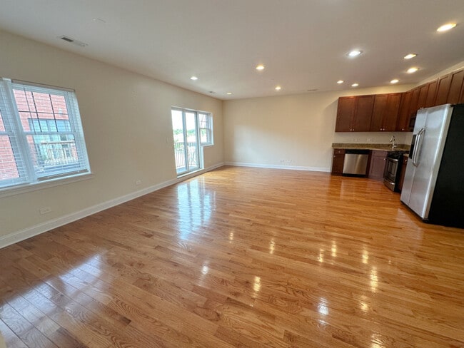 Photo - 3705 N Kedzie Ave