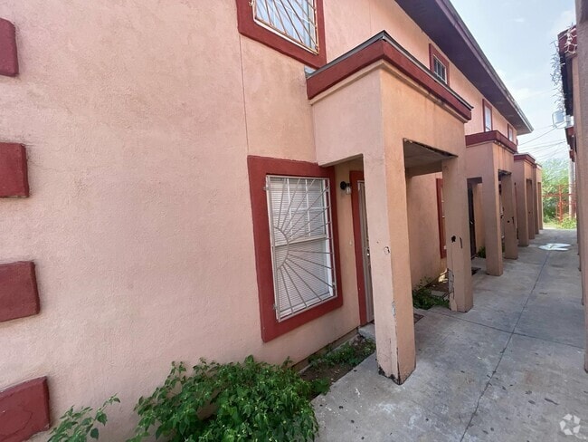 Building Photo - 3204 Cortez St Unit #8 Rental