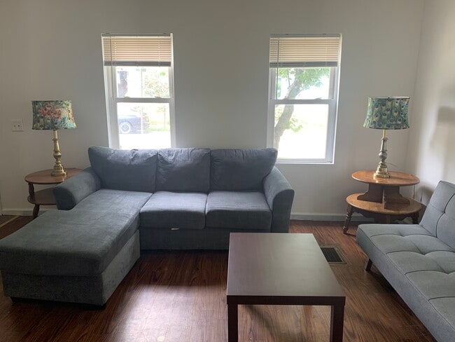 Photo - 158 Oak St