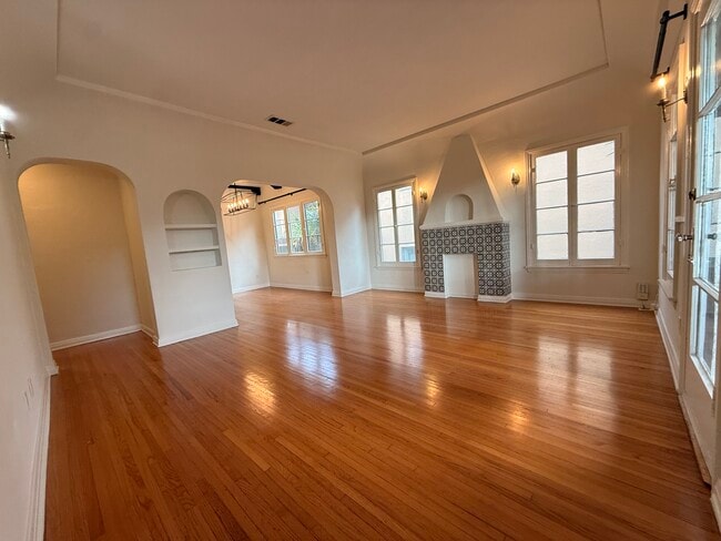 Building Photo - 1437 S Holt Ave Unit 1437 1/2