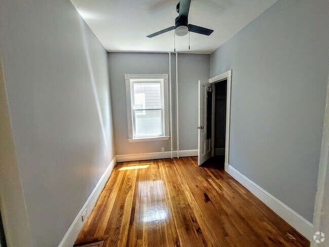 Building Photo - 34 Circuit St Unit 1 Rental