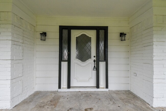 Photo - 15814 Winding Moss Dr