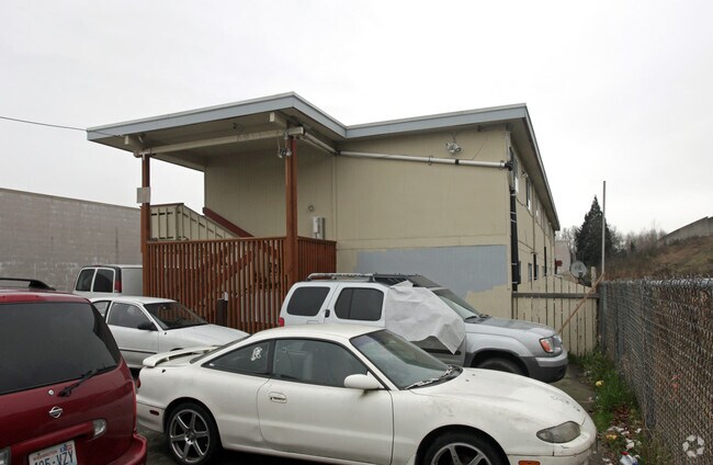 Photo - Skyview Apartments