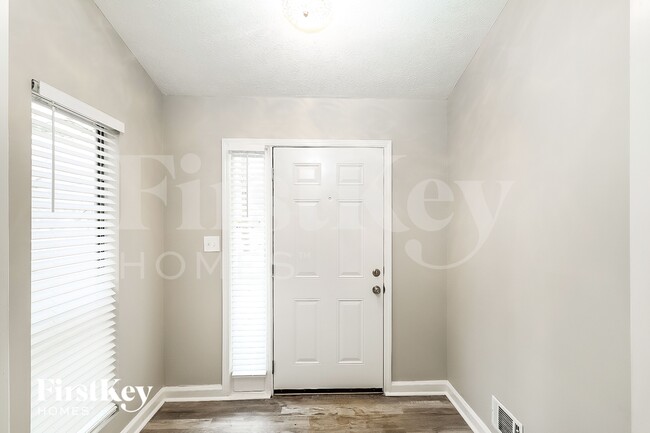 Photo - 855 Lost Creek Cir