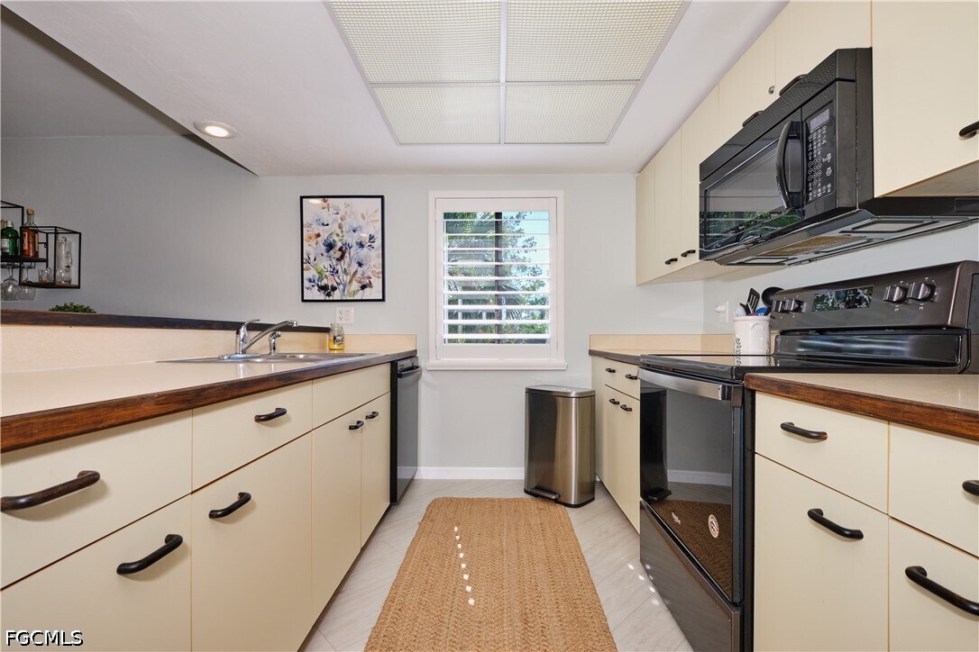 Photo - 15121 Bagpipe Way Unit 202