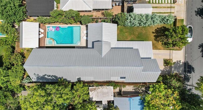 Photo - 1708 Hether St