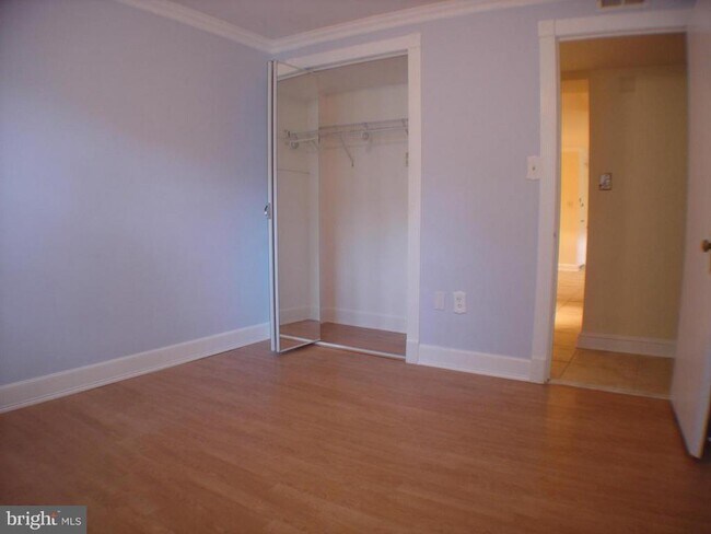 Photo - 806 S Arlington Mill Dr Unit 103