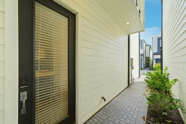 Photo - 2312 Silva Park Ln