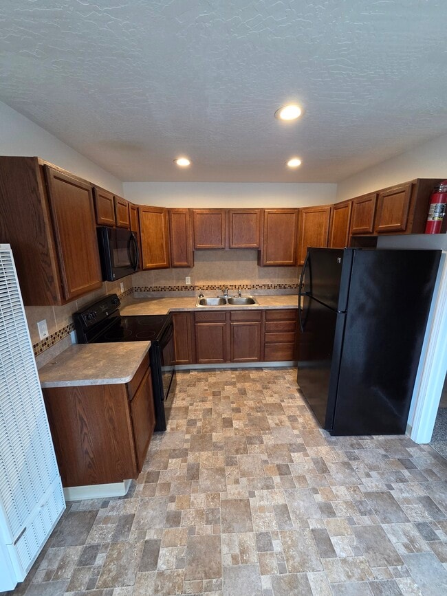 Photo - 627 2nd Ave Unidad 4