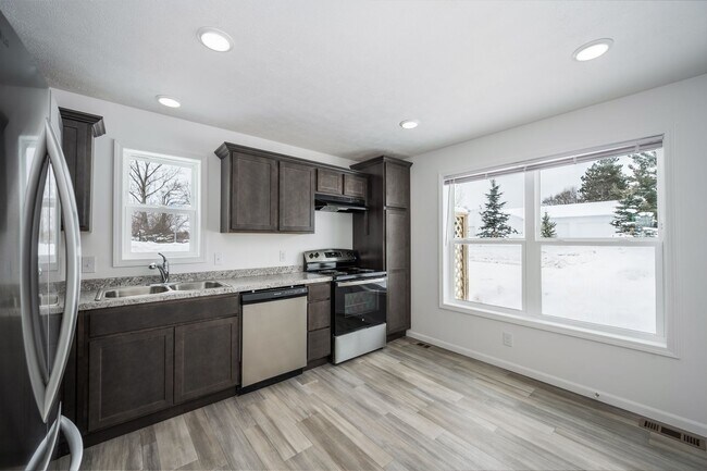 Photo - 1012 - 1014Escape St. Boyne City, MI 49712 Unidad 1012 Escape St. Boyne City, MI 49712  1